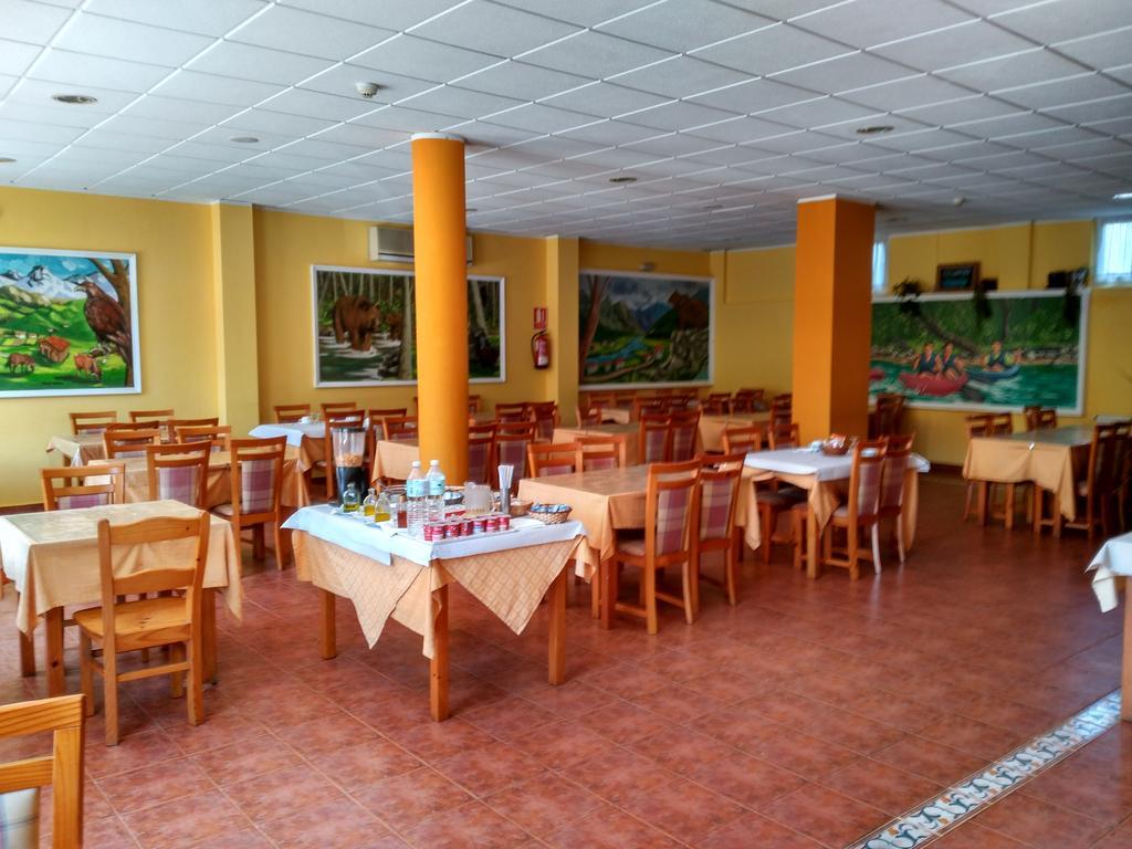 Hotel Aguila Real Onís Extérieur photo