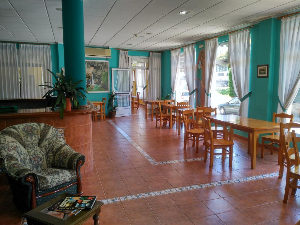 Hotel Aguila Real Onís Extérieur photo