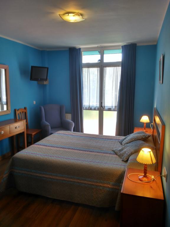 Hotel Aguila Real Onís Extérieur photo