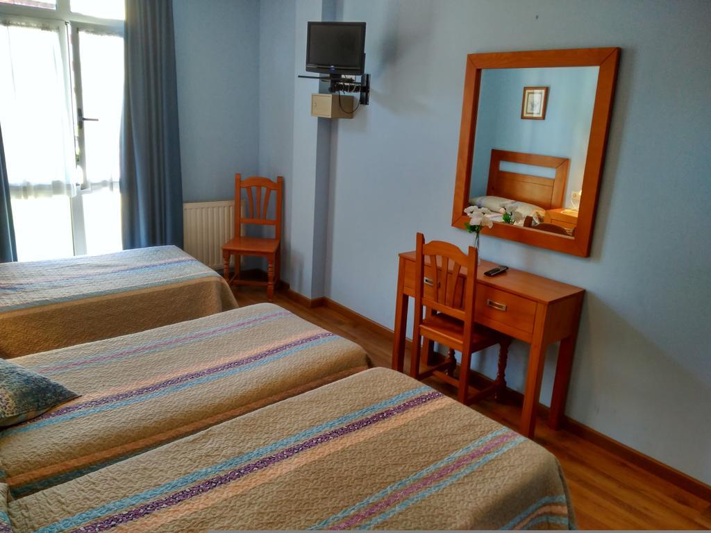 Hotel Aguila Real Onís Extérieur photo