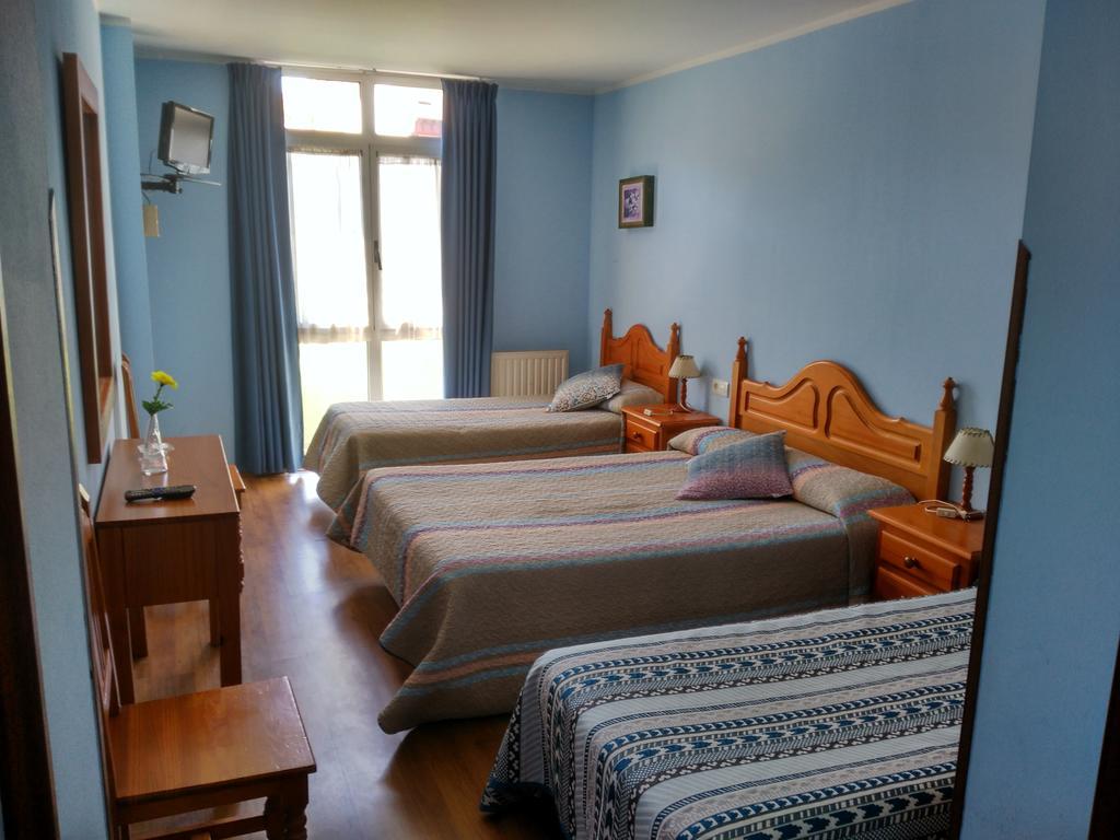 Hotel Aguila Real Onís Extérieur photo