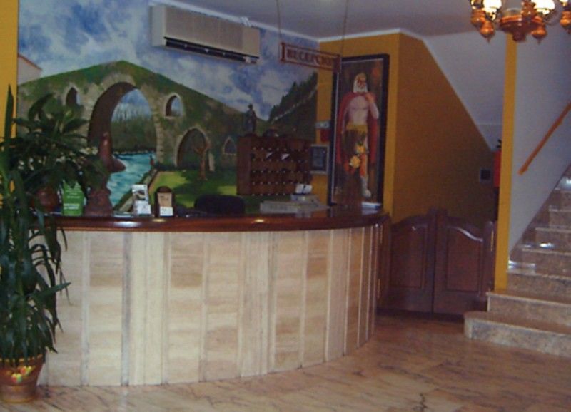 Hotel Aguila Real Onís Extérieur photo