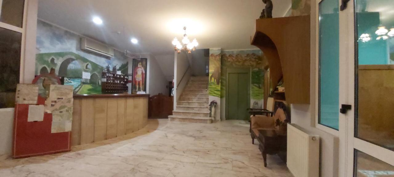 Hotel Aguila Real Onís Extérieur photo