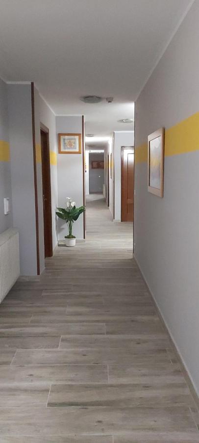 Hotel Aguila Real Onís Extérieur photo