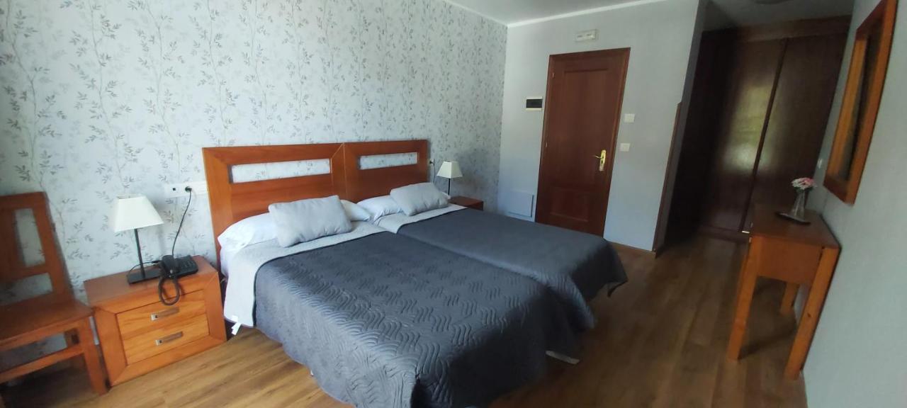 Hotel Aguila Real Onís Extérieur photo